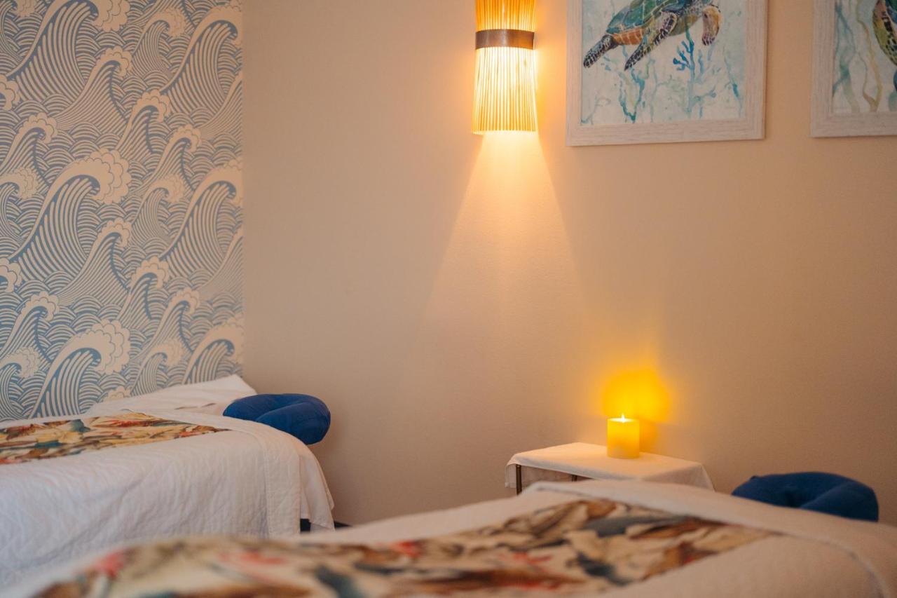 | Royal Lahaina Resort & Bungalows