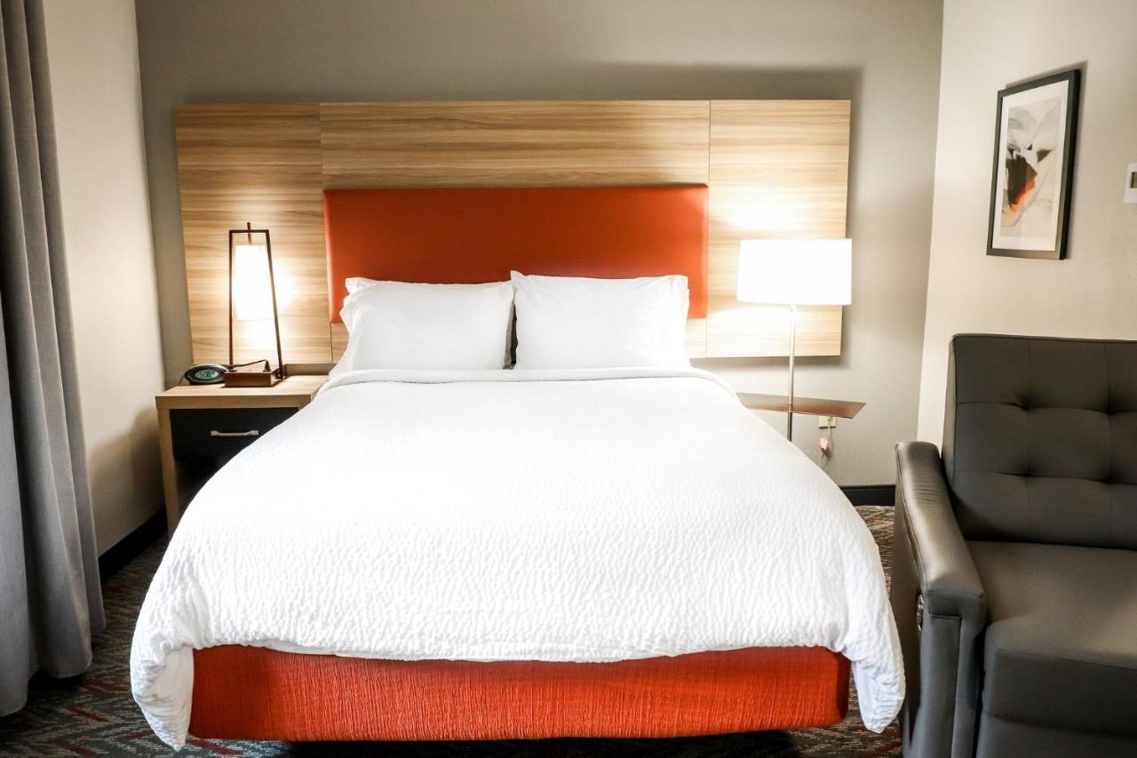 | Candlewood Suites Richmond Airport, an IHG Hotel