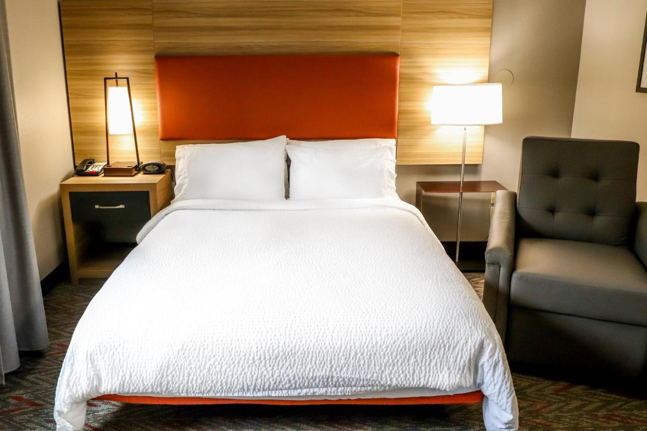| Candlewood Suites Richmond Airport, an IHG Hotel
