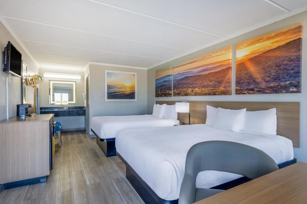  | Days Inn & Suites by Wyndham Fort Bragg/Cross Creek Mall