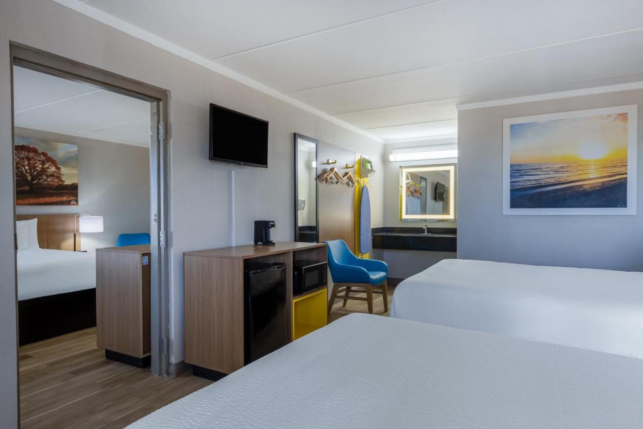  | Days Inn & Suites by Wyndham Fort Bragg/Cross Creek Mall