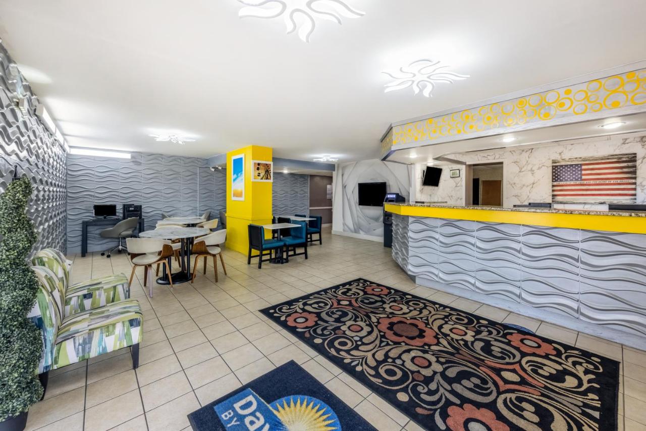  | Days Inn & Suites by Wyndham Fort Bragg/Cross Creek Mall