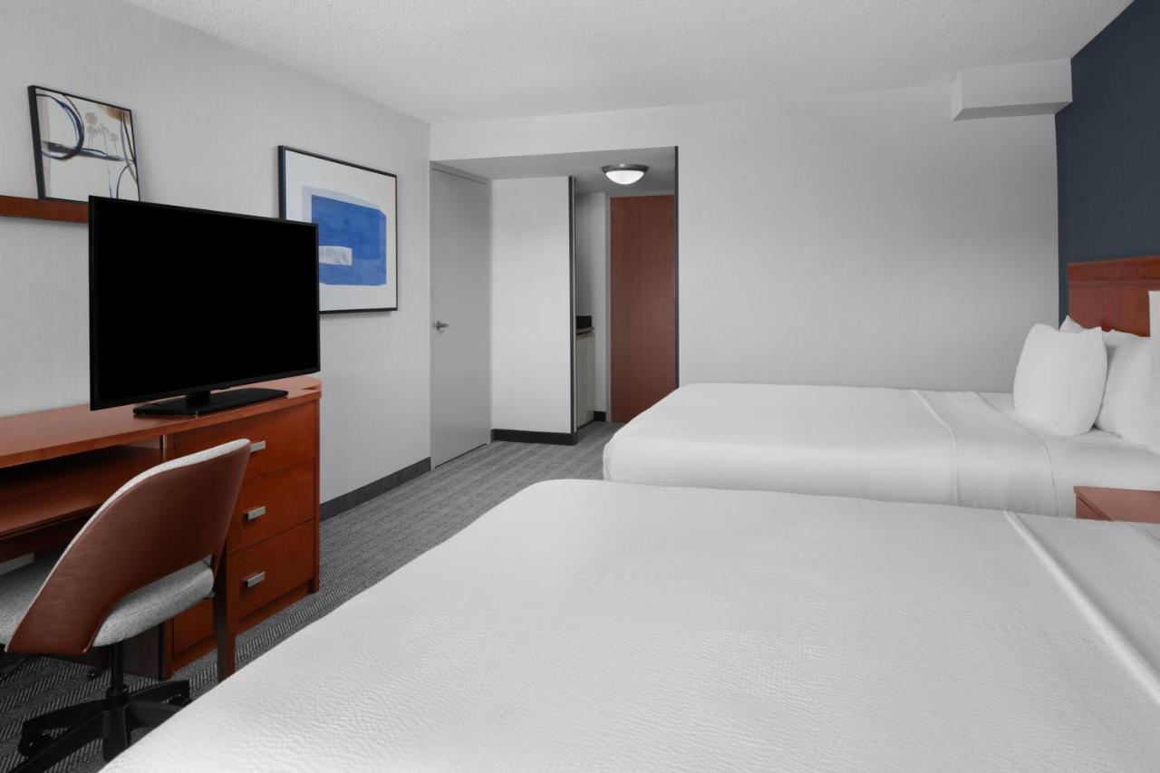 Queen Room with Two Queen Beds at Courtyard by Marriott San Diego - Rancho Bernardo
