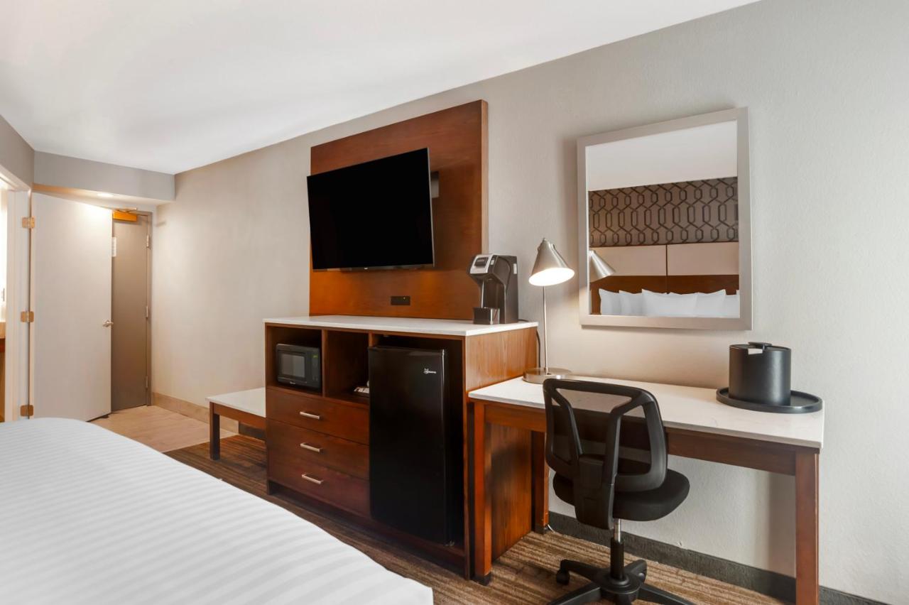 King Room at Best Western Plus Commerce Hotel