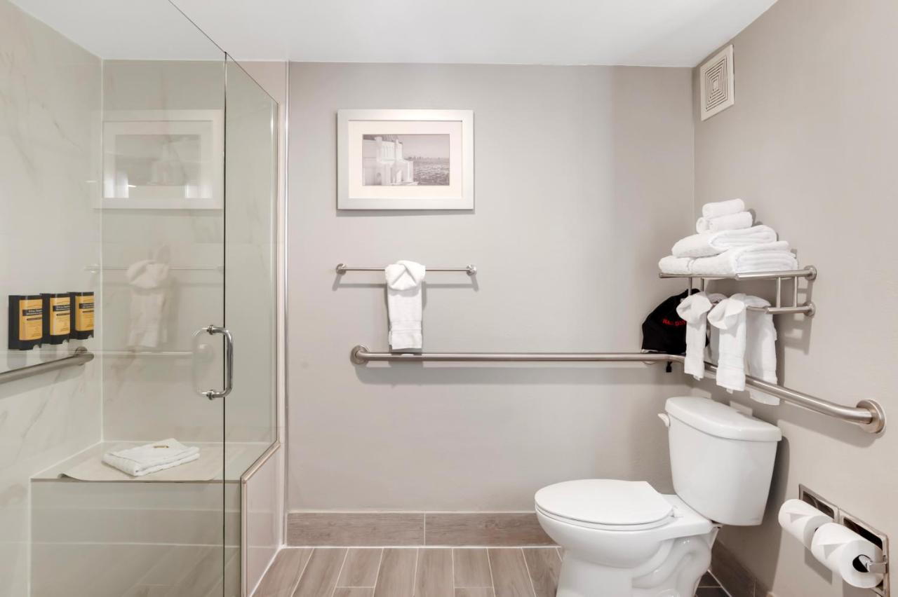 King Room with Roll-In Shower - Disability Access at Best Western Plus Commerce Hotel