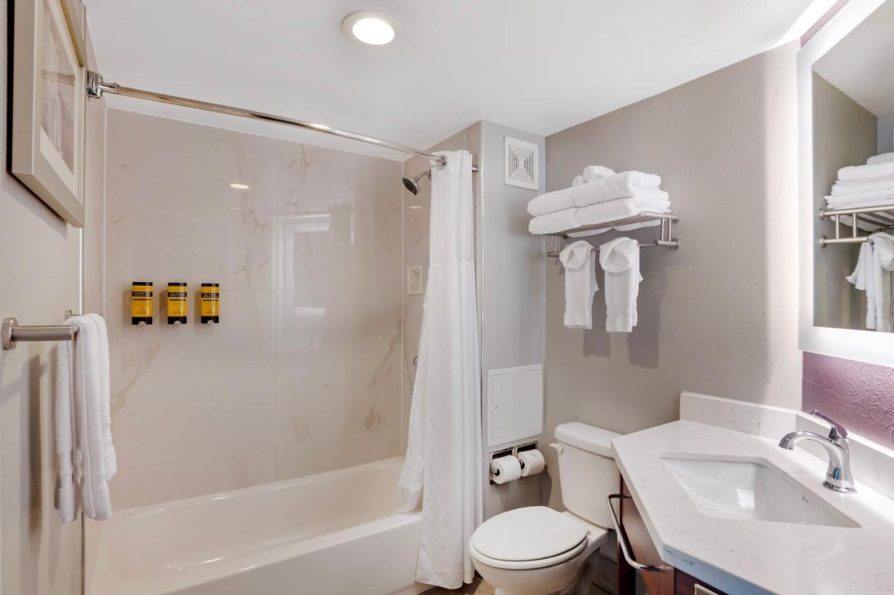 King Room at Best Western Plus Commerce Hotel