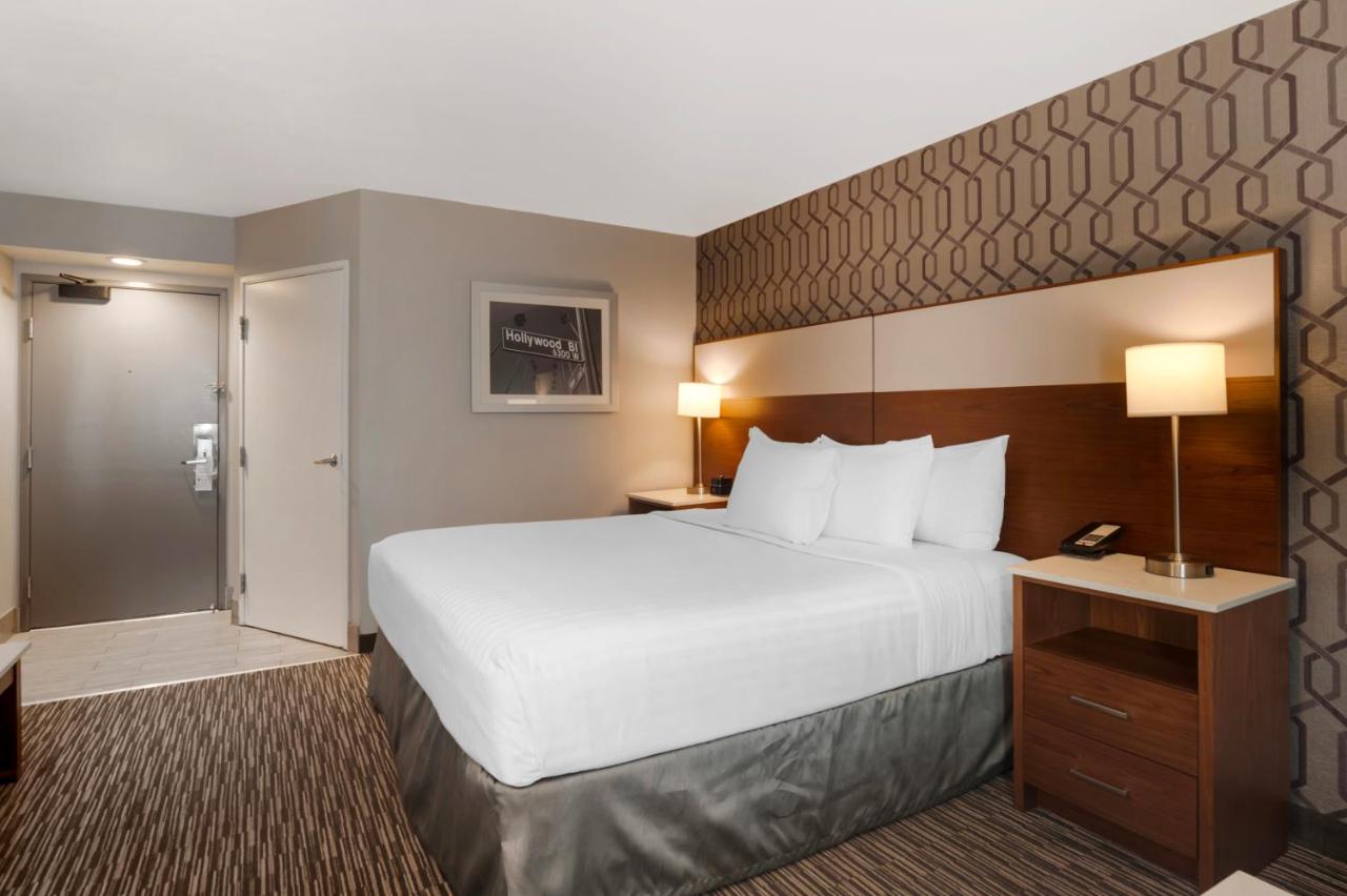 King Room with Roll-In Shower - Disability Access at Best Western Plus Commerce Hotel