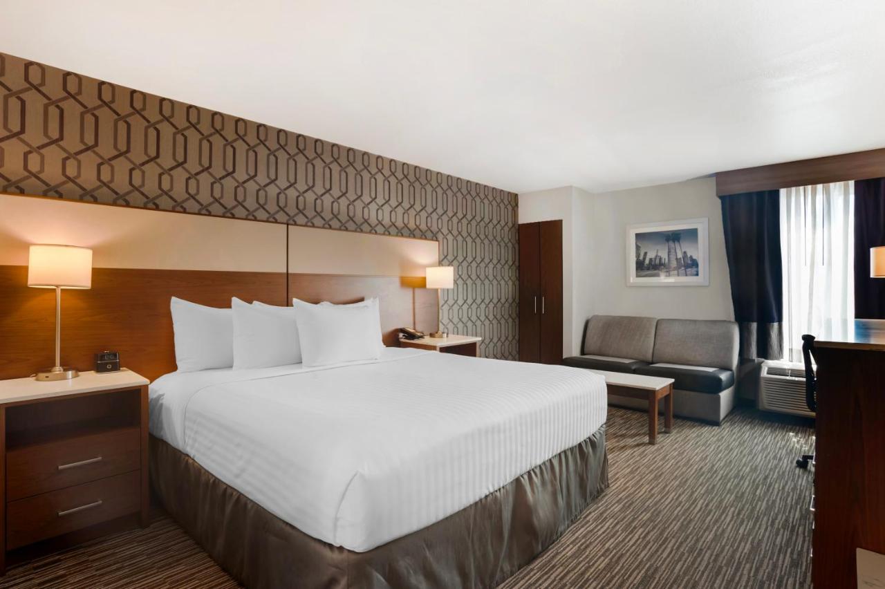 King Room at Best Western Plus Commerce Hotel