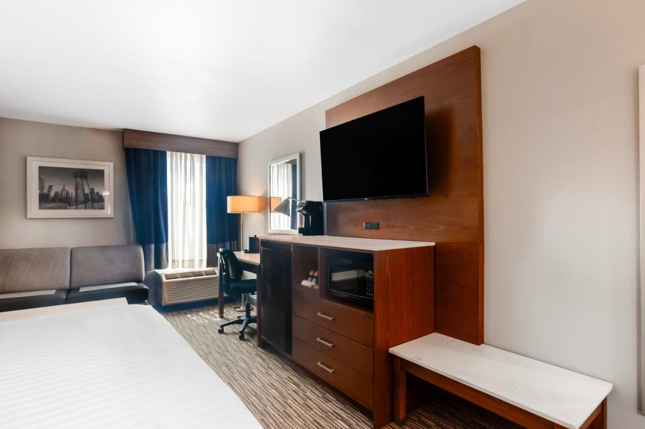 King Room at Best Western Plus Commerce Hotel