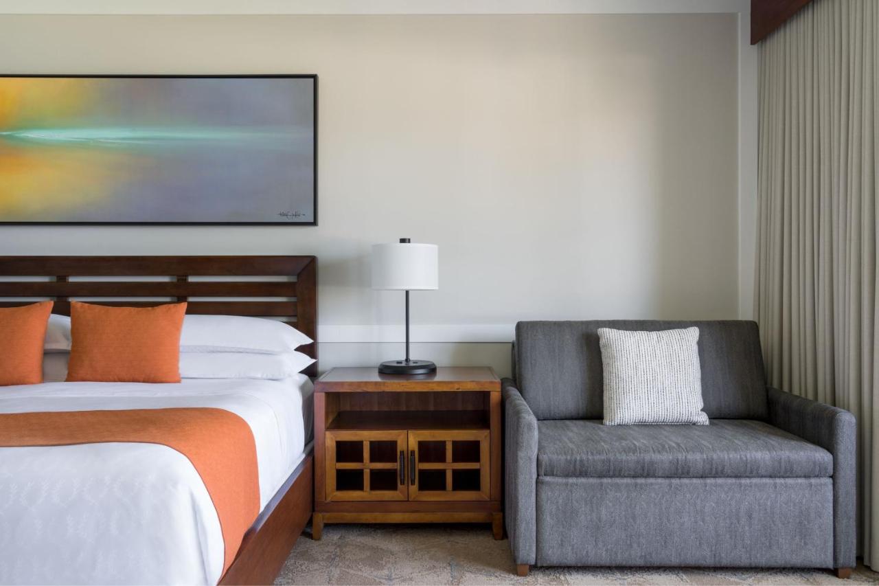 Deluxe Double Room with Ocean View at Sheraton Maui Resort & Spa