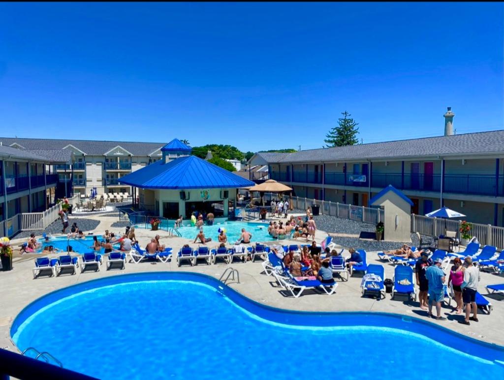  | Islander Inn
