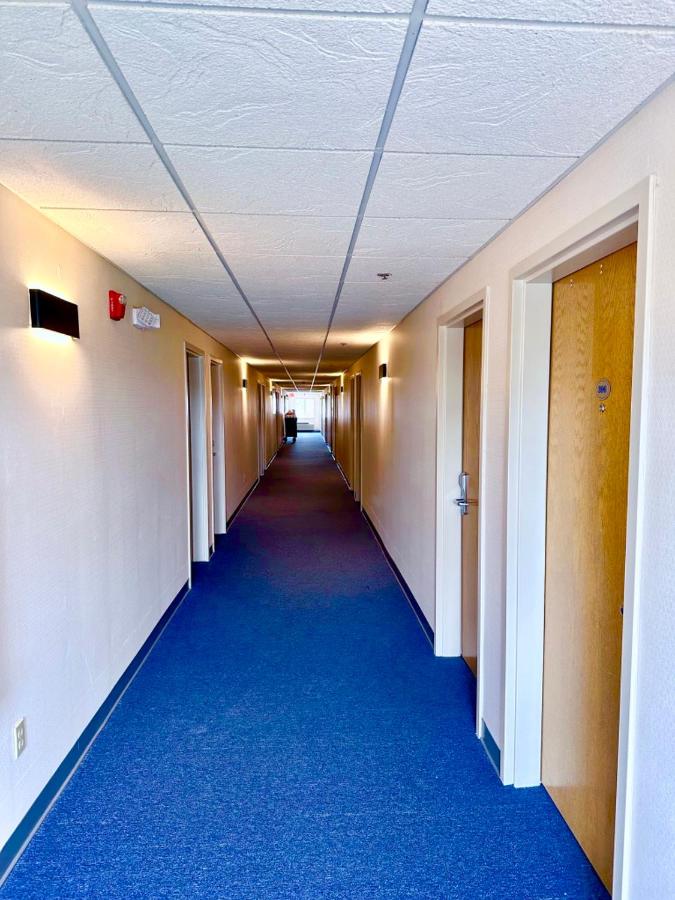  | Islander Inn