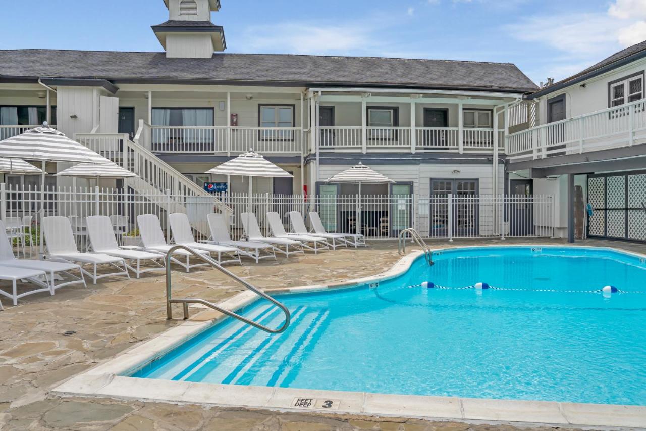  | A Wave Inn - Montauk