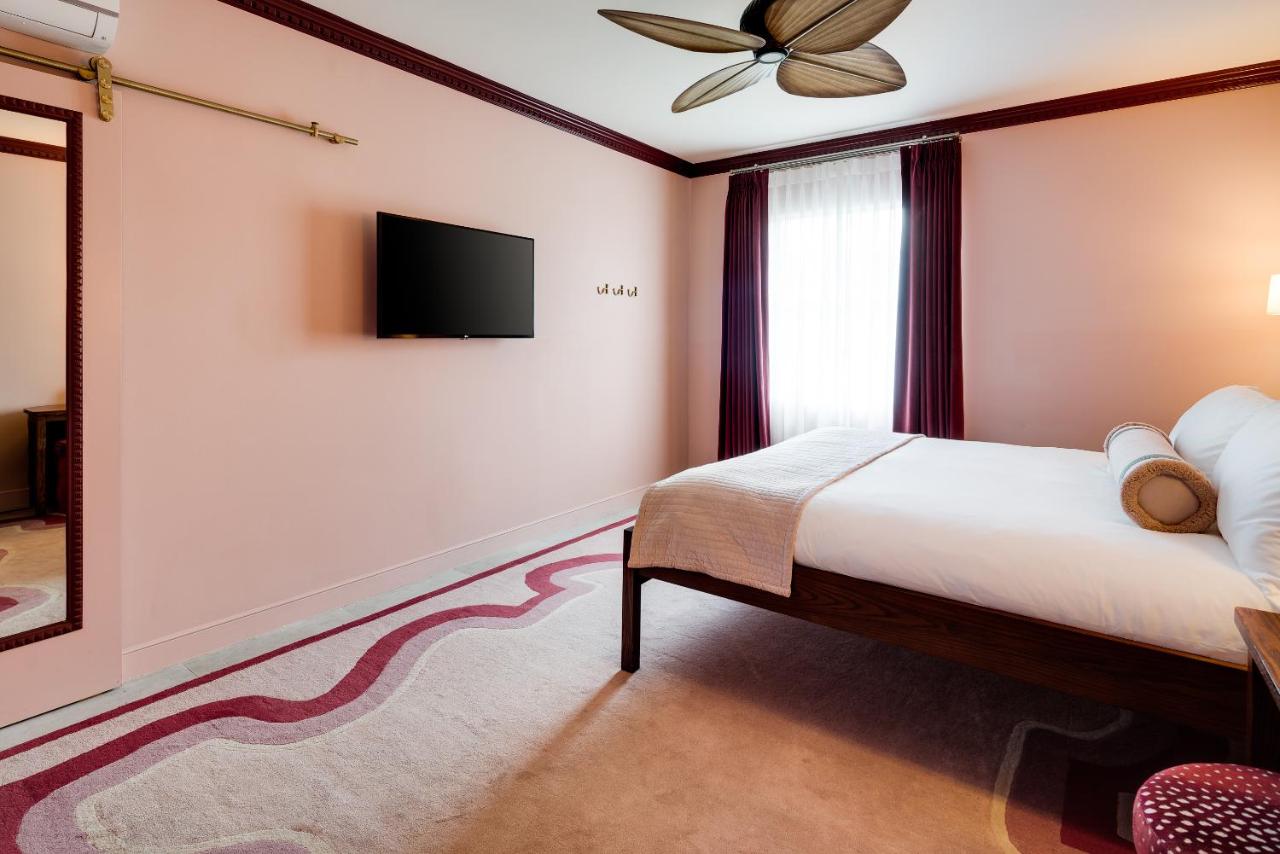 Deluxe King Room at Esmé Miami Beach