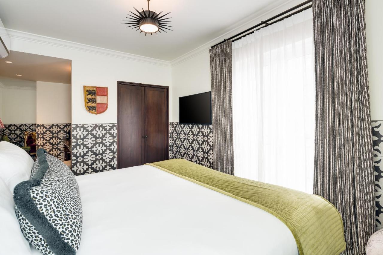 Deluxe King Suite at Esmé Miami Beach