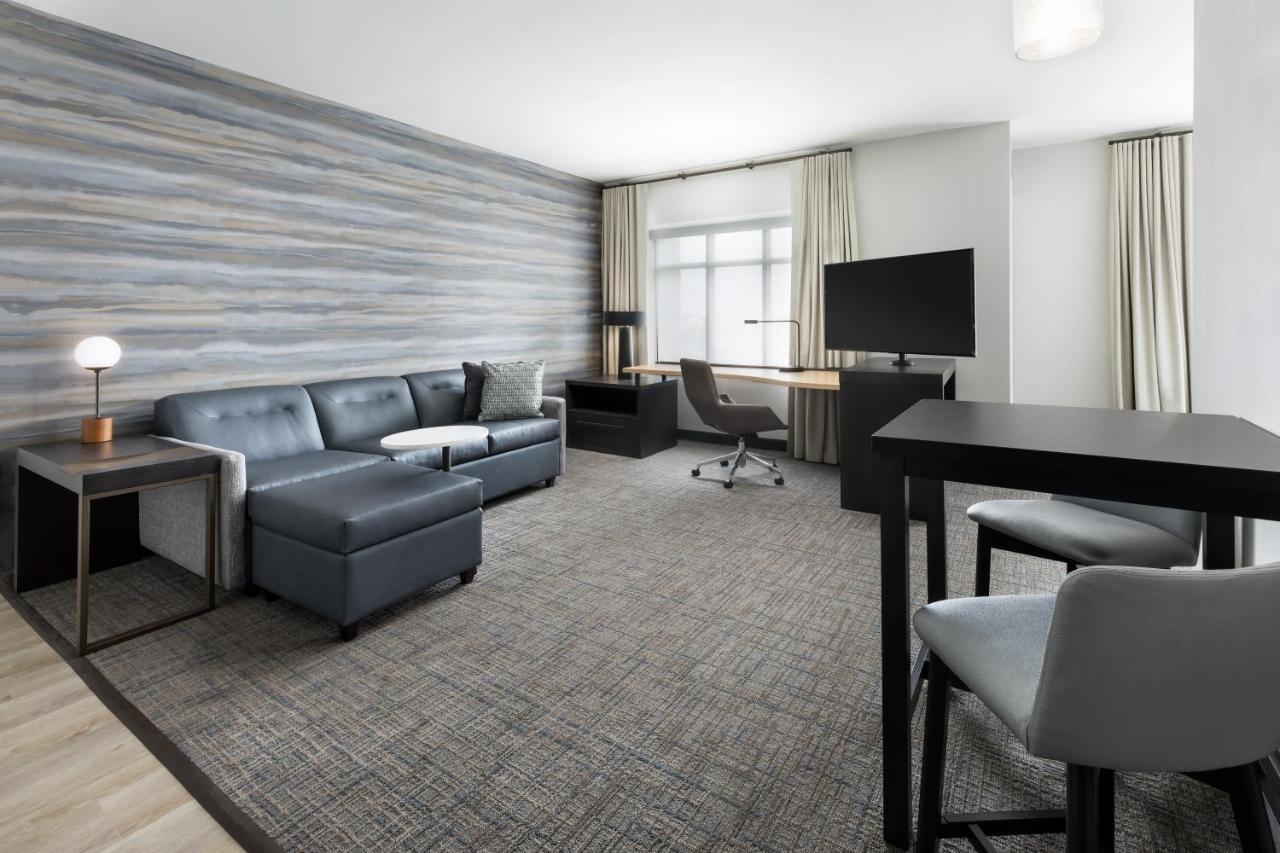 King Studio with Sofa Bed and Adapted Tub - Mobility Accessible at Residence Inn Long Island Garden City