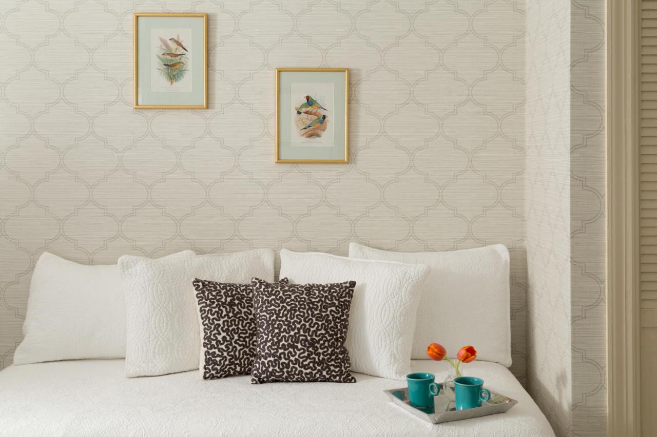  | The Carroll Villa Hotel