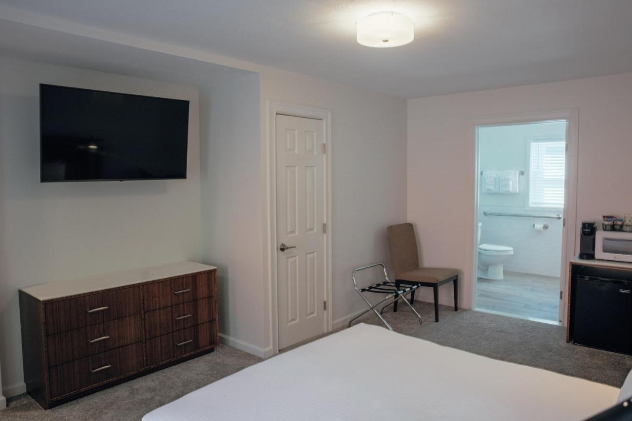 | Skaneateles Suites Boutique Hotel