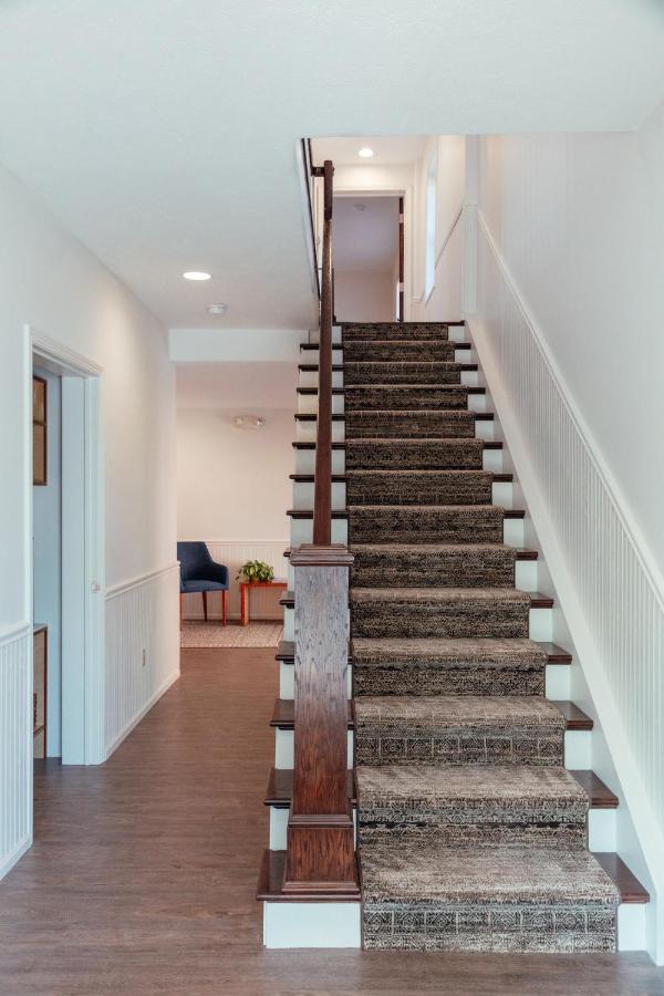 | Skaneateles Suites Boutique Hotel