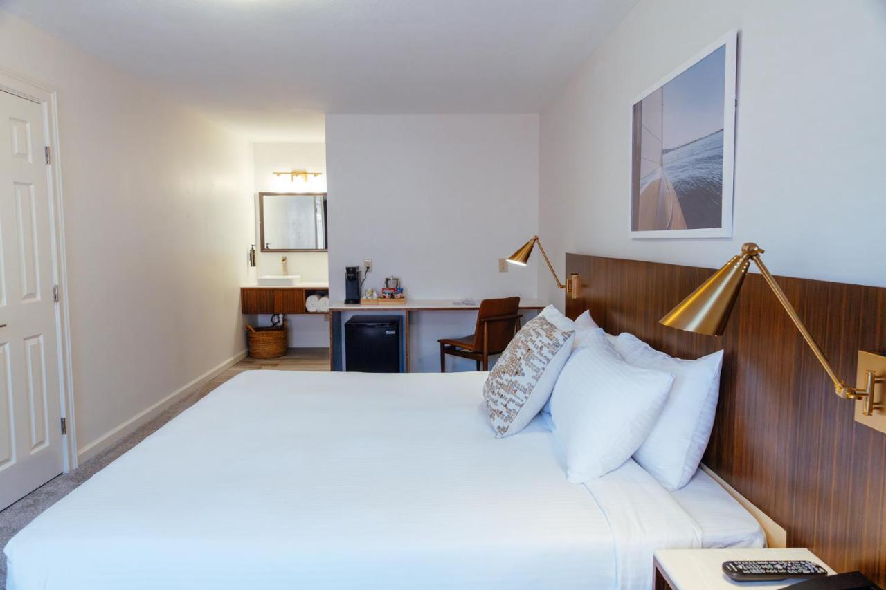 | Skaneateles Suites Boutique Hotel
