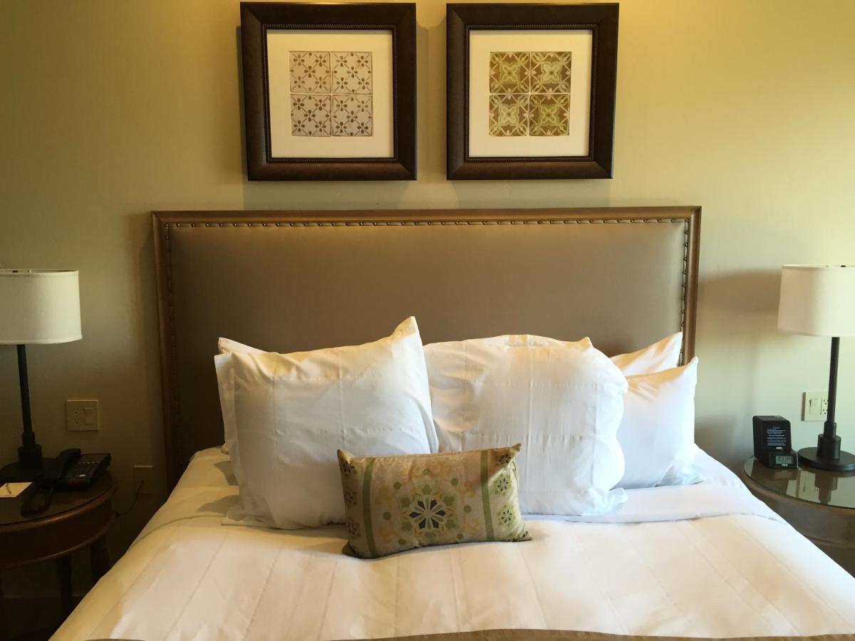 King Suite at Ponte Vineyard Inn