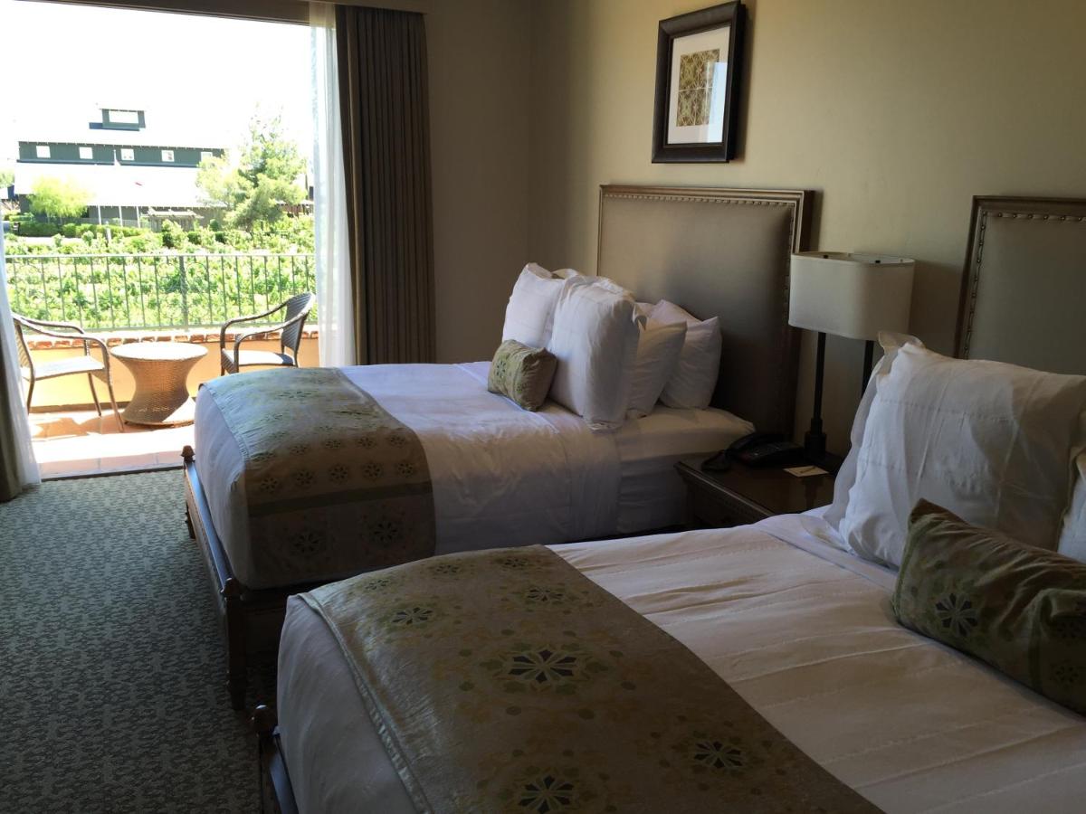 Standard Queen Room at Ponte Vineyard Inn