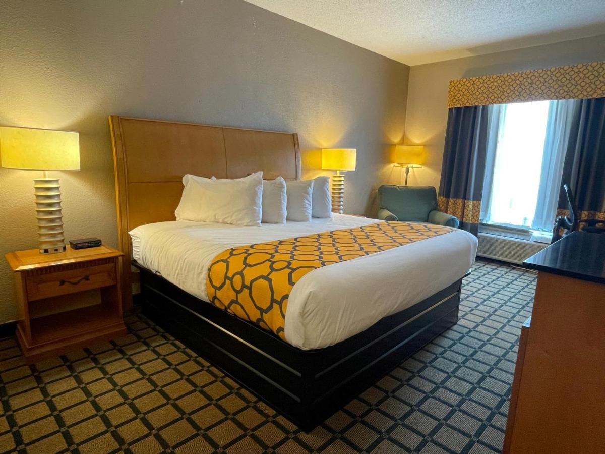 King Room - Non-Smoking at Baymont by Wyndham West Plains