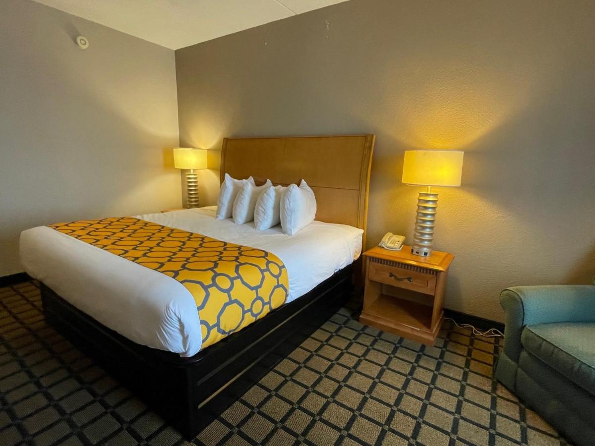 King Room - Non-Smoking at Baymont by Wyndham West Plains