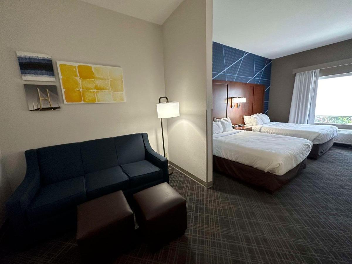 Queen Suite with Two Queen Beds - Non-Smoking at Comfort Suites Jackson-Cape Girardeau