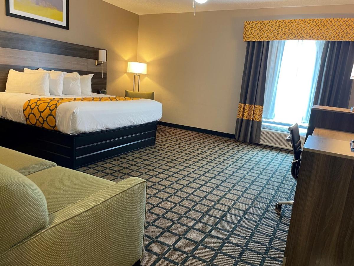 King Studio Suite - Non-Smoking at Baymont by Wyndham West Plains