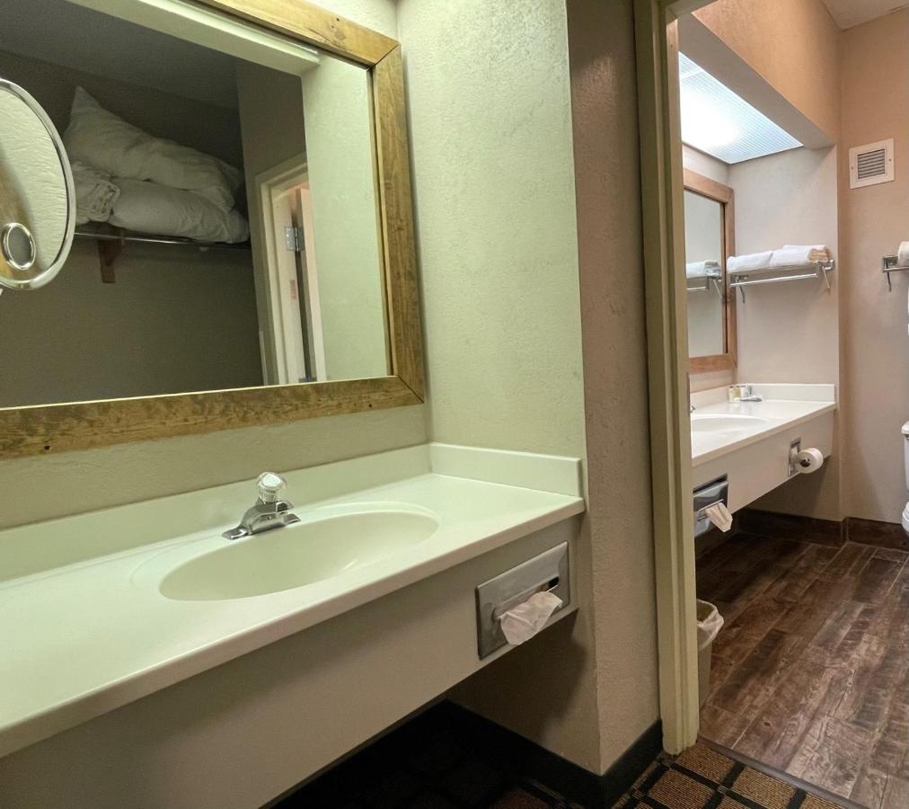King Studio Suite - Non-Smoking at Baymont by Wyndham West Plains