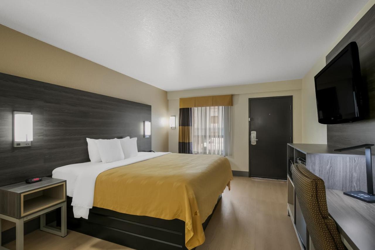 King Room - Non-Smoking at Quality Inn Commerce at I-85