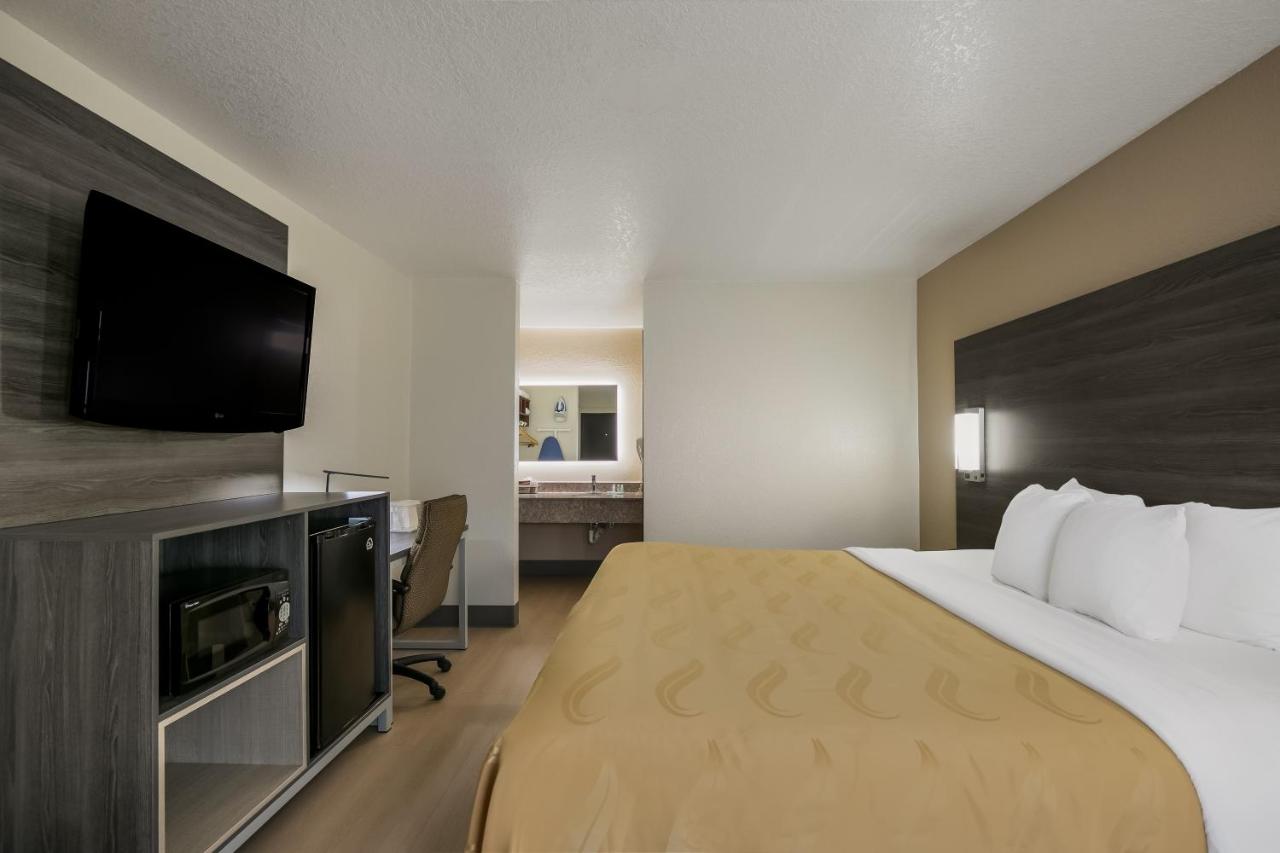 King Room - Non-Smoking at Quality Inn Commerce at I-85