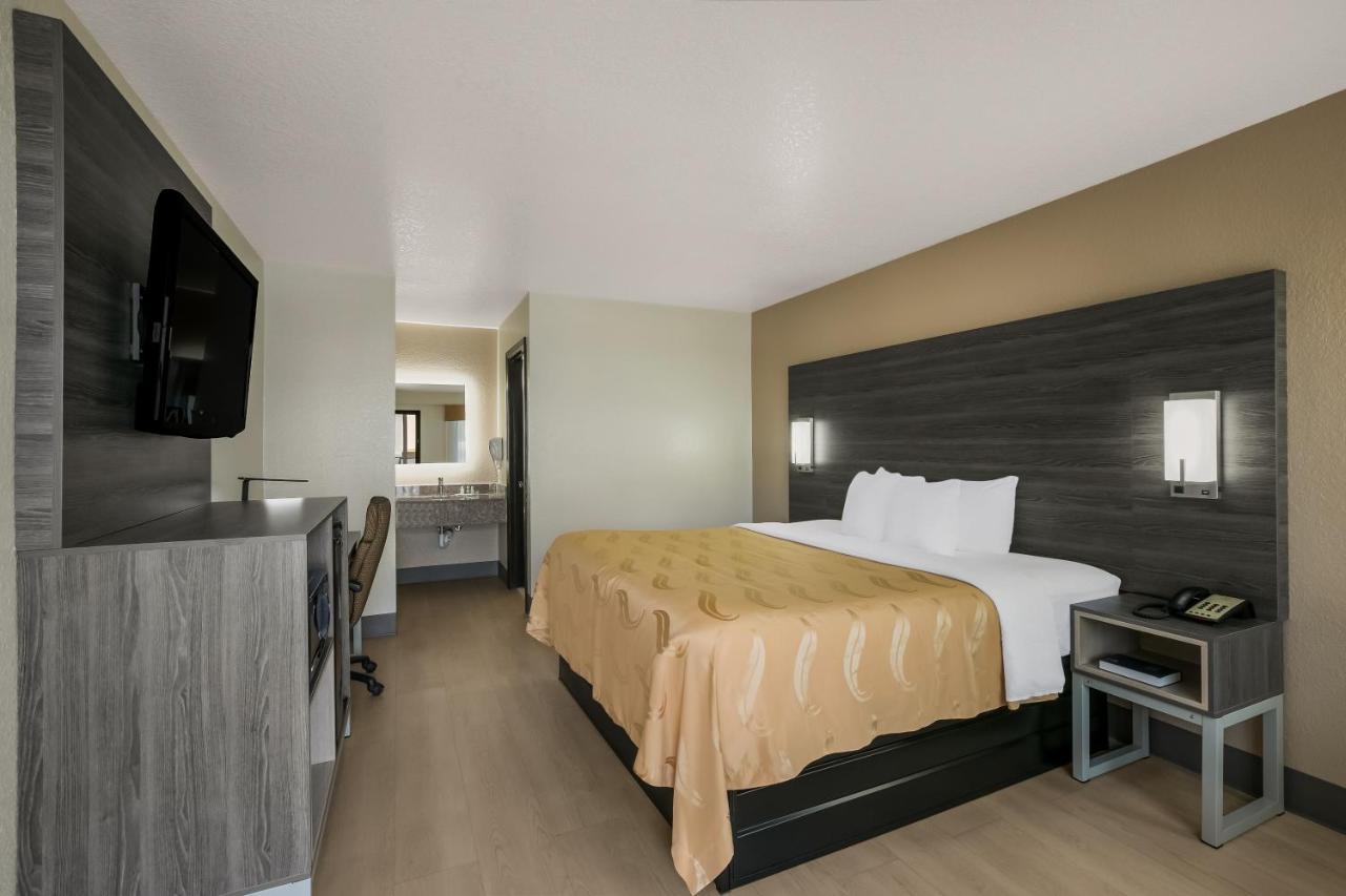King Room - Non-Smoking at Quality Inn Commerce at I-85