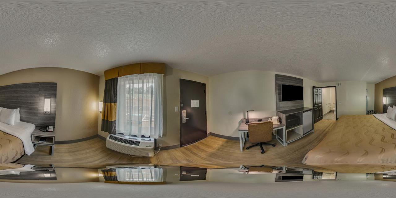 King Room - Non-Smoking at Quality Inn Commerce at I-85