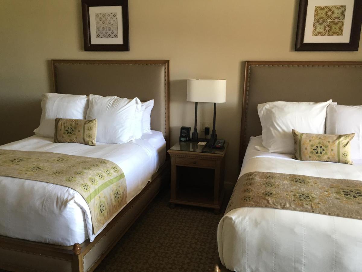 Queen Suite with Two Queen Beds at Ponte Vineyard Inn