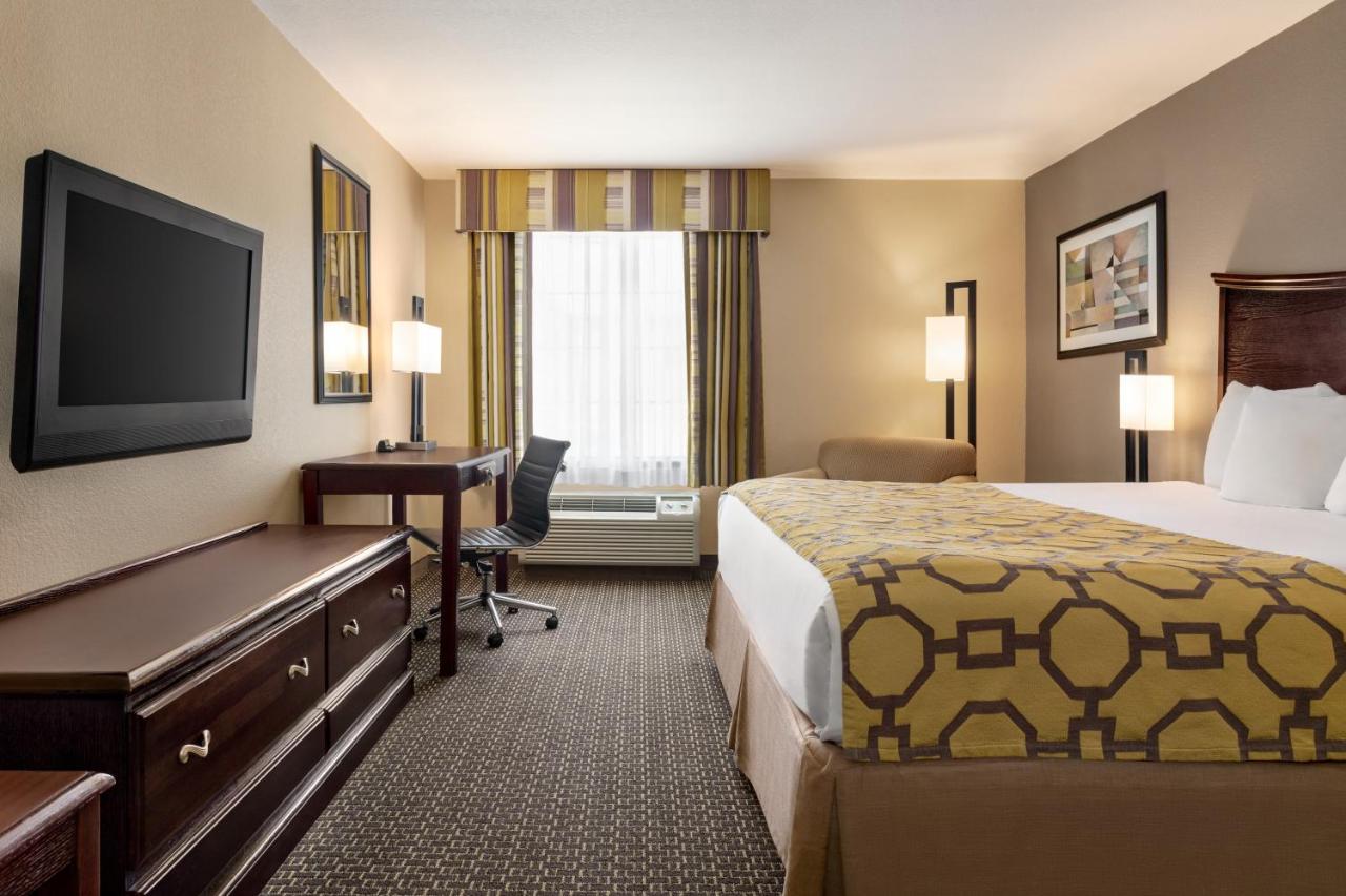1 King Bed, Mobility/Hearing Access Studio Suite, Roll-in Shower, Non-Smoking at Baymont by Wyndham Wichita Falls
