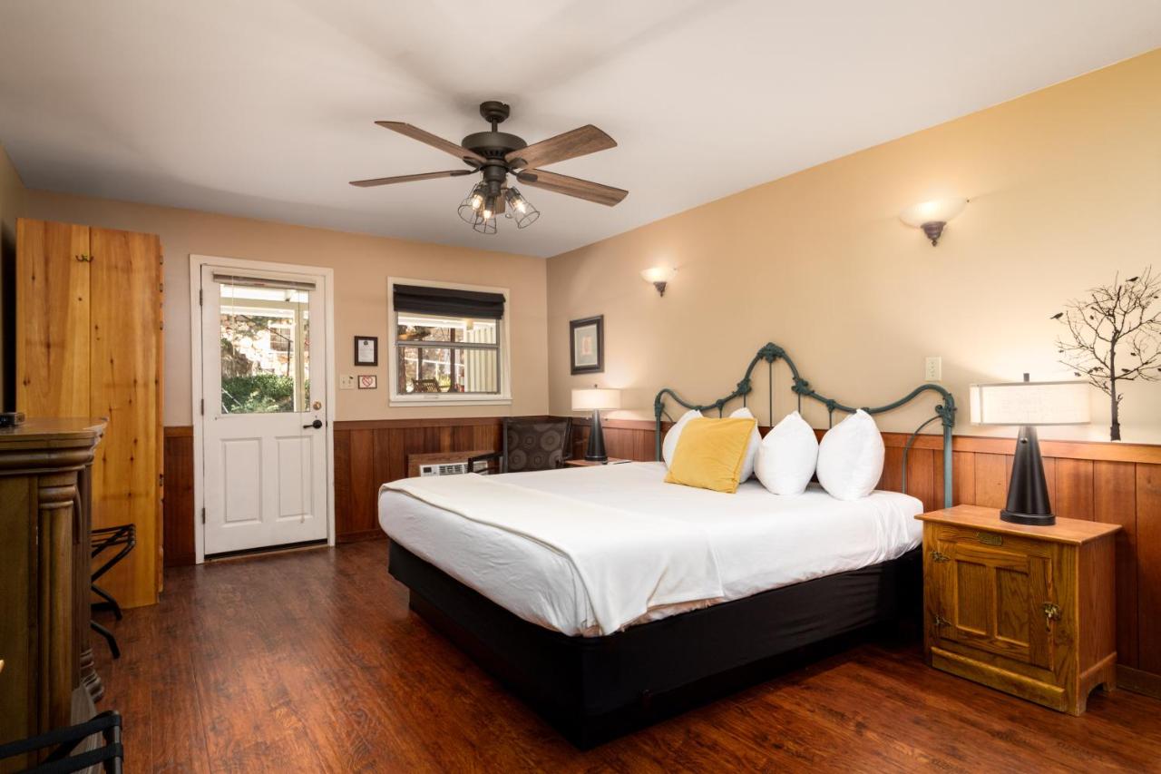 King Room at Prescott Pines Inn