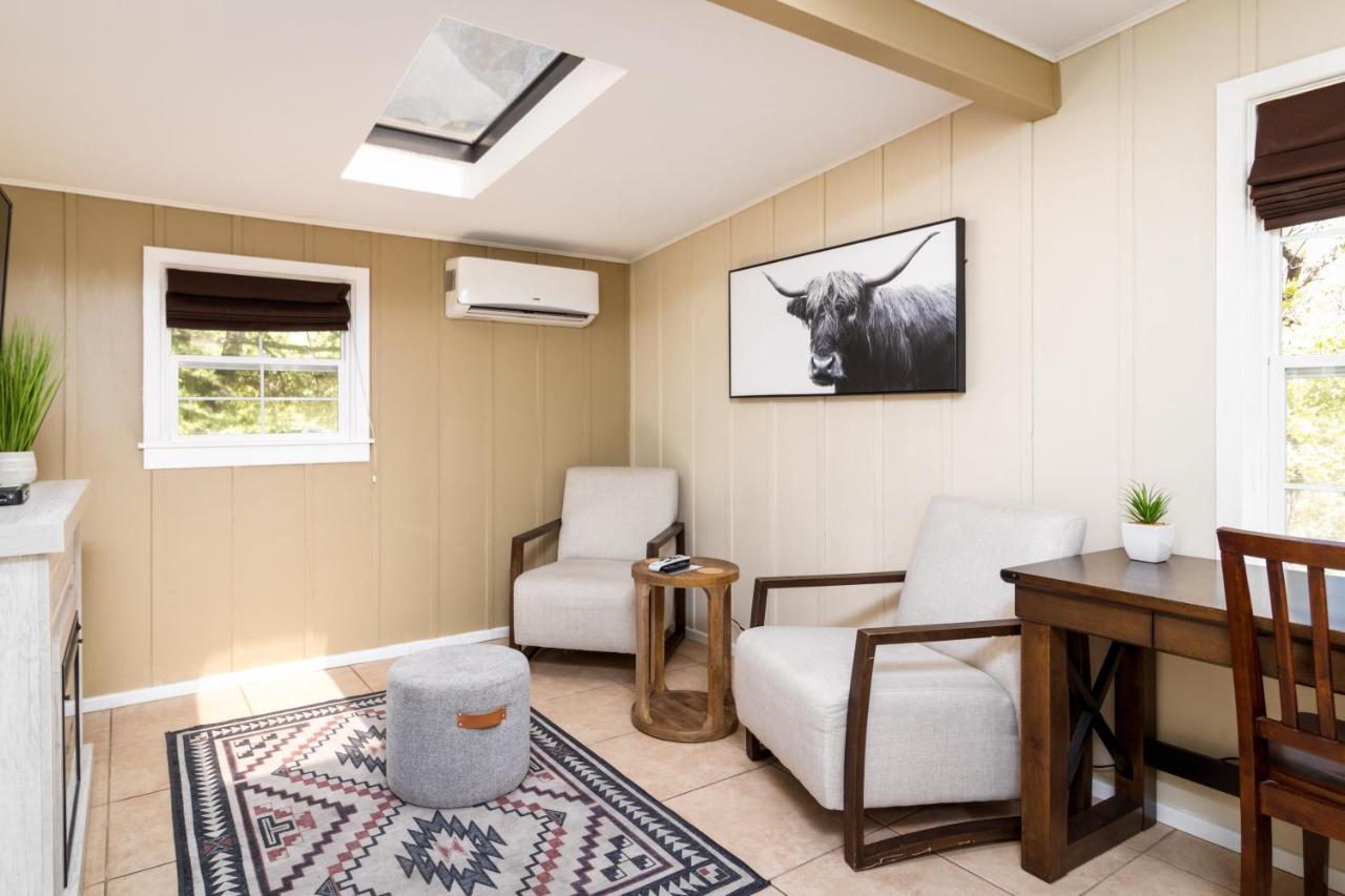 Deluxe Suite at Prescott Pines Inn