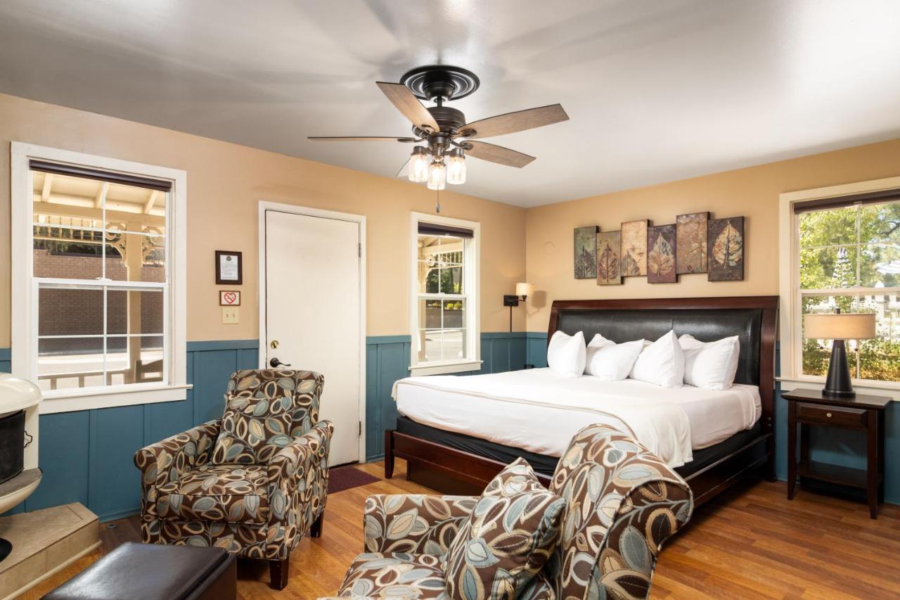 King Room at Prescott Pines Inn