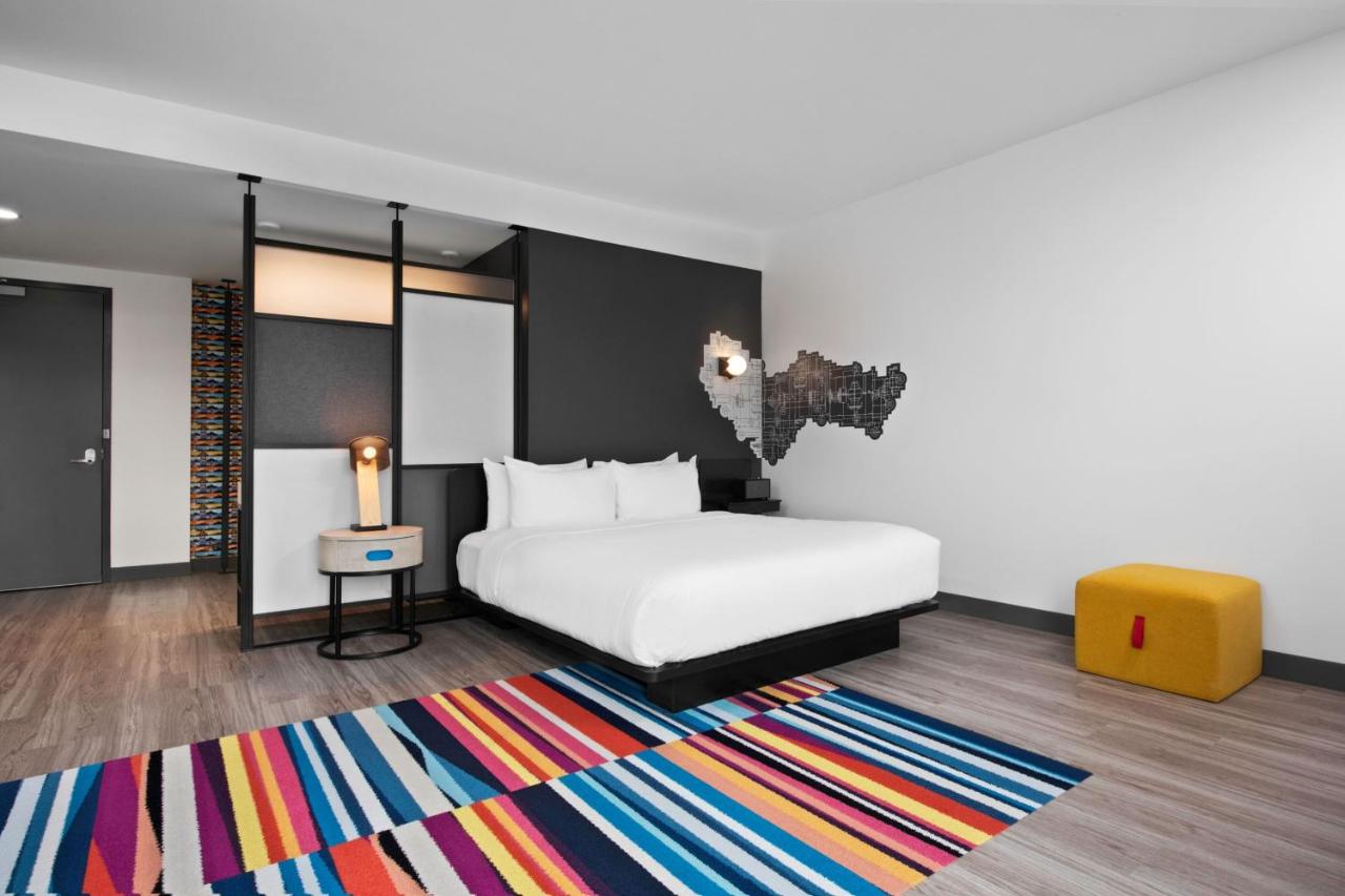 King Room - Hearing Accessible at Aloft by Marriott Kansas City Country Club Plaza