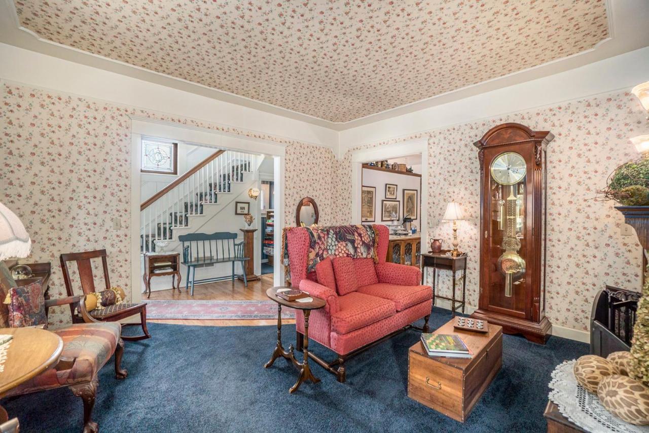 | Yelton Manor Bed and Breakfast