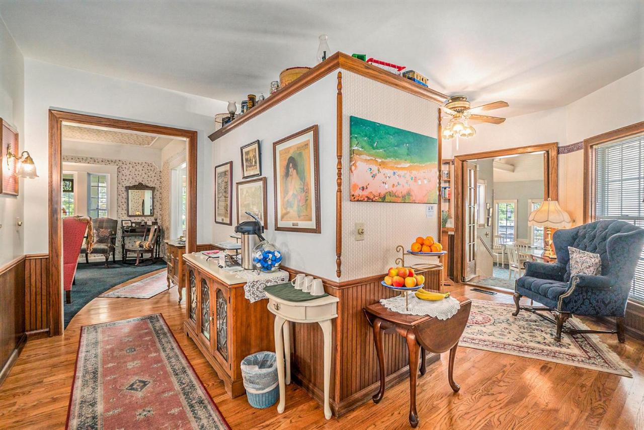 | Yelton Manor Bed and Breakfast