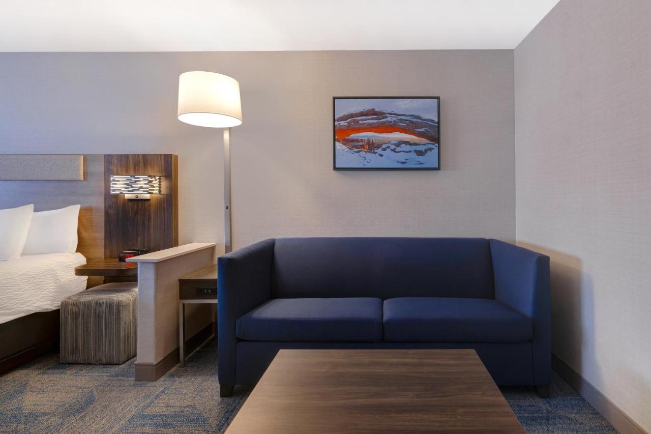 King Suite with Mobility Accessible Tub - Non-Smoking at Holiday Inn Express & Suites Moab by IHG