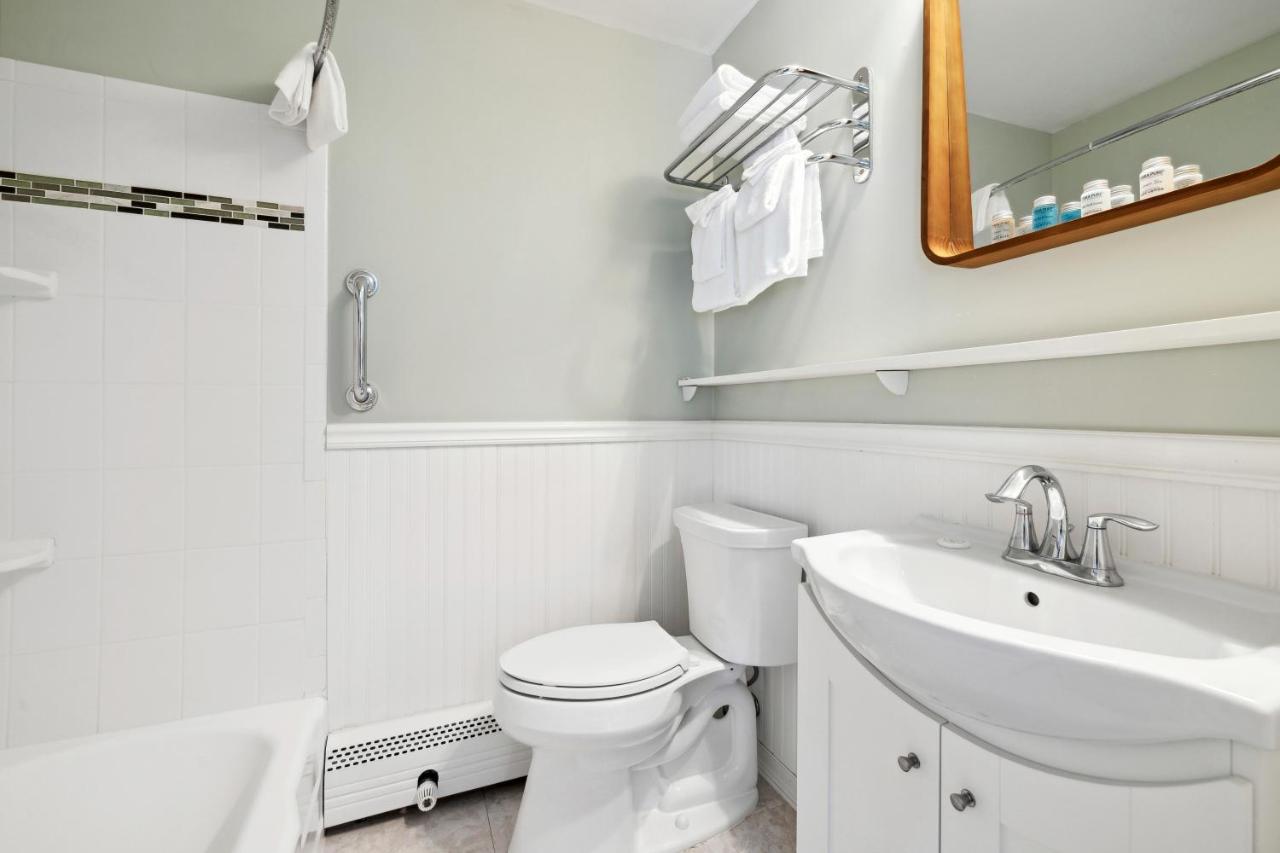 | Mountaineer Inn