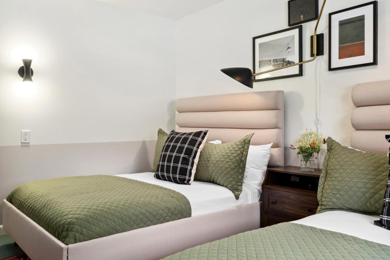 | Mountaineer Inn
