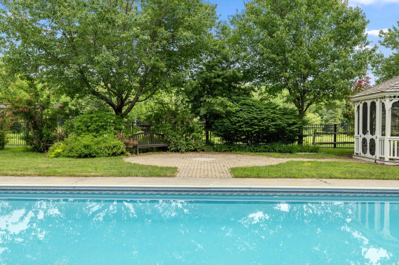 | Mountaineer Inn