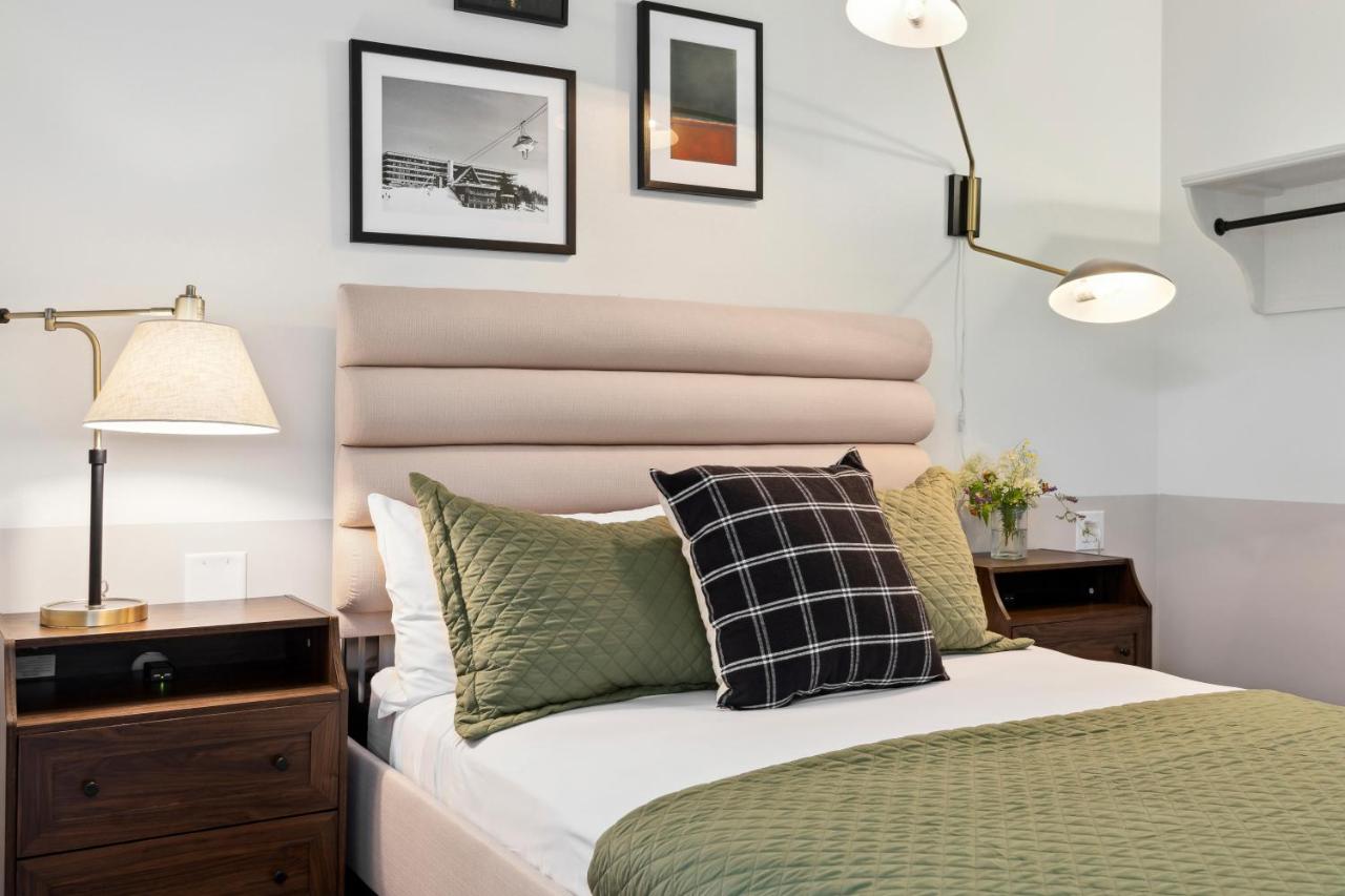 | Mountaineer Inn