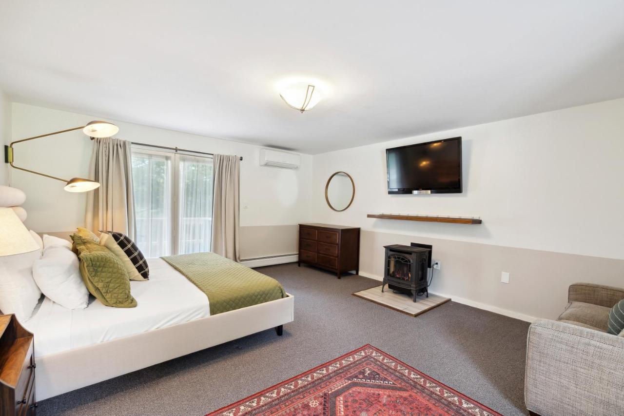 | Mountaineer Inn