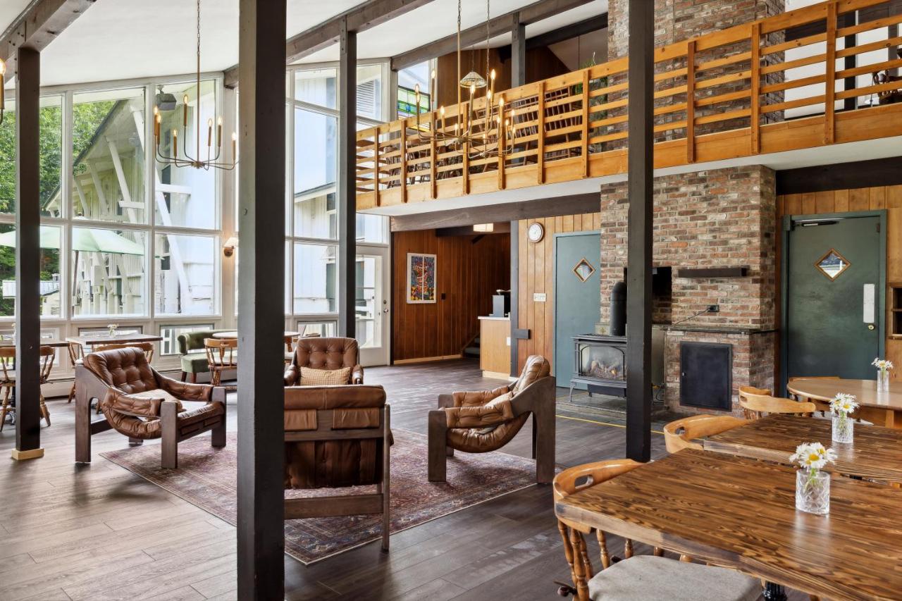 | Mountaineer Inn